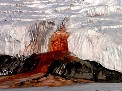 Создать мем: кровавый водопад (2018), антарктика кровавый водопад, долина мак мердо кровавый водопад