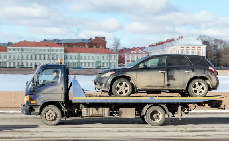 Создать мем: эвакуатор авто, эвакуатор москва, эвакуатор