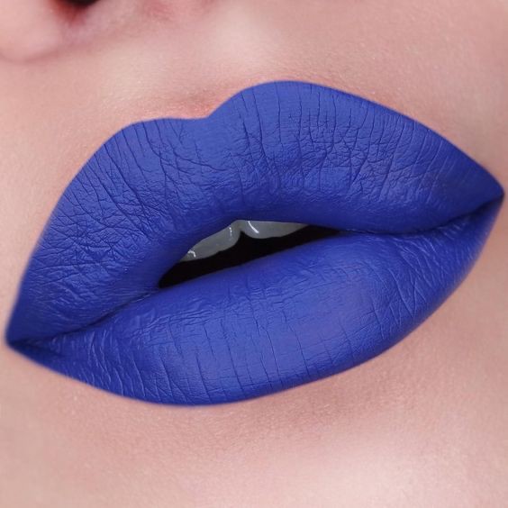 Create meme: lip makeup, lips are blue, blue lipstick