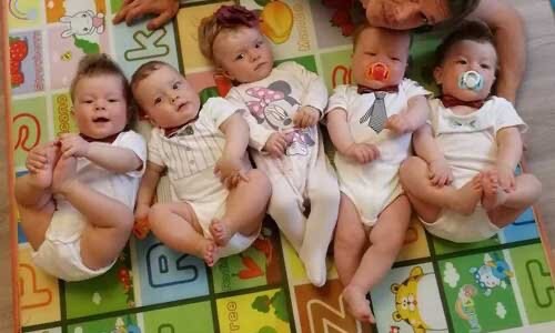 Create meme: the quadruplets, The Busby quintuplets, The twins are quintuplets