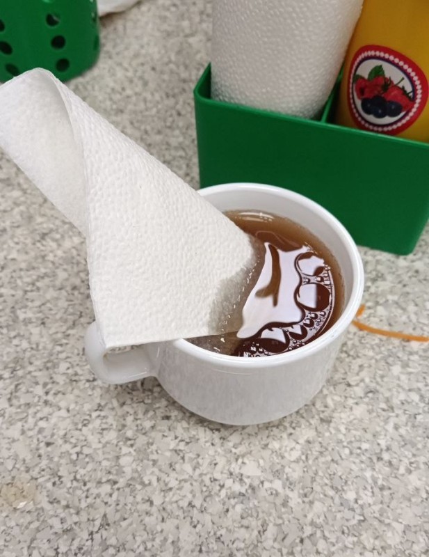 Создать мем: бумажный стаканчик для кофе, старбакс молочный чай, чай в стаканчике