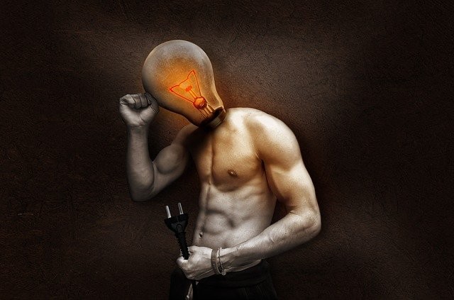 Создать мем: человек с идеей, человек с головой лампочкой, человек