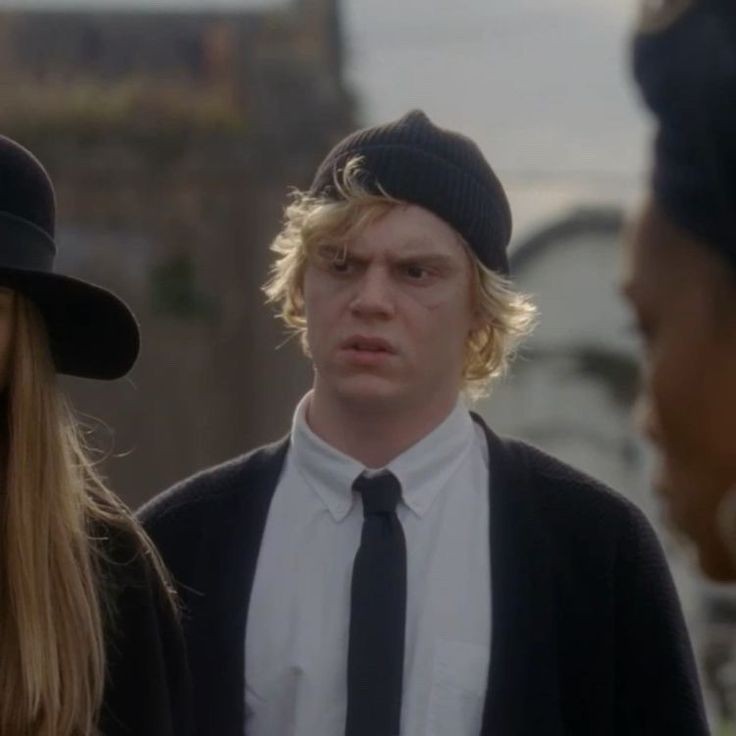 Create meme: Evan Peters, Zoey Benson, Evan Peters