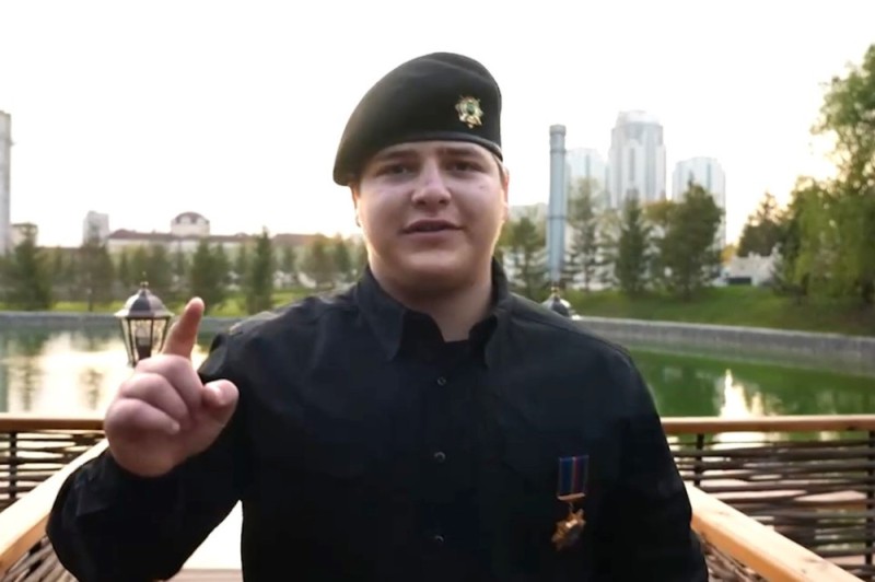 Создать мем: адам кадыров, глава чечни, герой чеченской республики