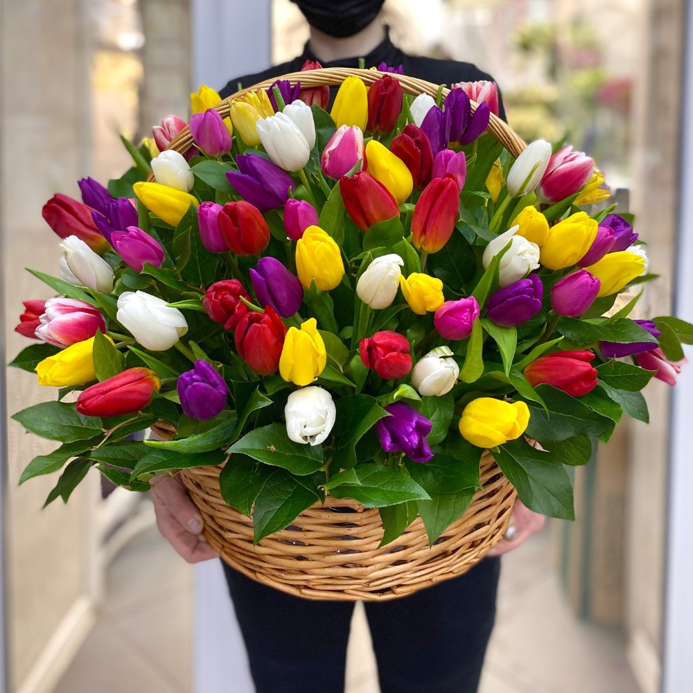 Create meme: a basket of tulips, 101 tulips in a basket, bouquet of 51 tulips mix