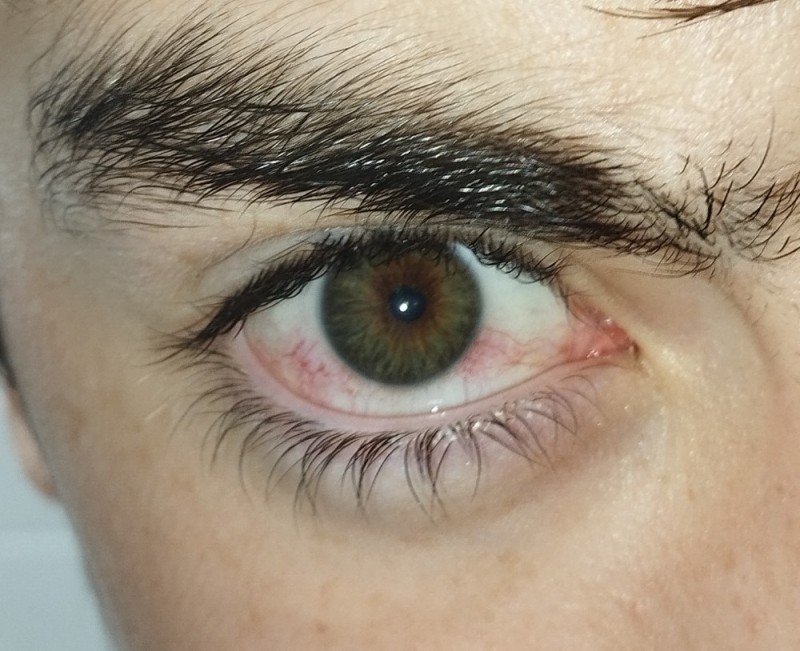 Create meme: men's green eyes, central heterochromia of the eyes, Central heterochromia green eyes