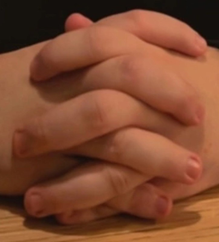 Создать мем: большой палец, массаж тела, рука