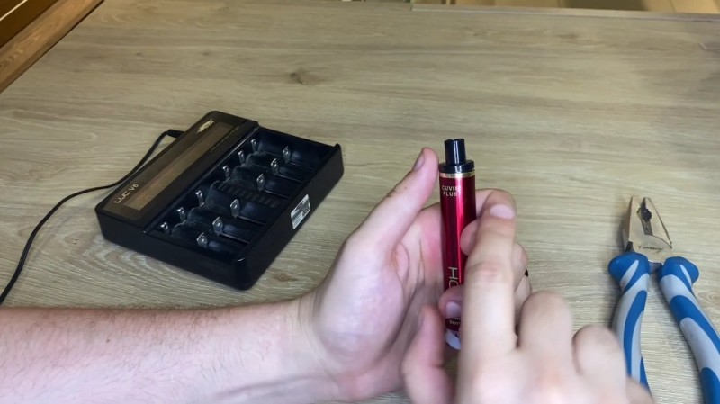 Create meme: vaping , we disassemble the charging electronic cigarette, charge hqd cuvie plus