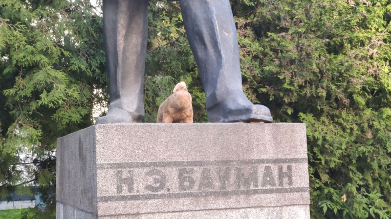 Create meme: the monument to Lenin , Lenin monument on Ilyich Square, monument to Lenin in Obninsk