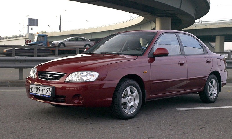 Создать мем: Subaru Legacy II, kia spectra 2007, киа спектра 2006
