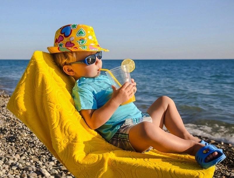 Create meme: children's recreation, vacation at the sea, baby on the sea