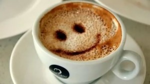 Создать мем: кофе улыбка, доброе утро чашка кофе, кофе с пенкой обои