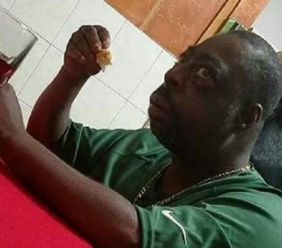 Create meme: meme Negro , meme of the surprised Negro , ebony eats meme