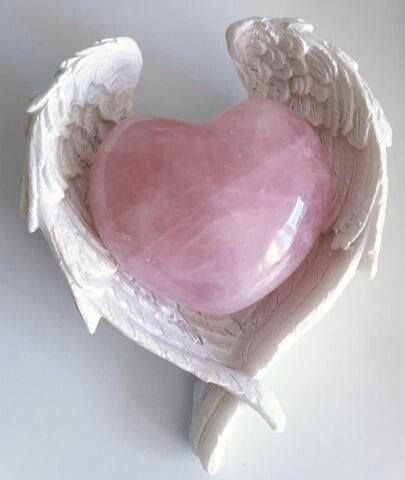 Create meme: rose quartz, heart rose quartz, a soft pink stone