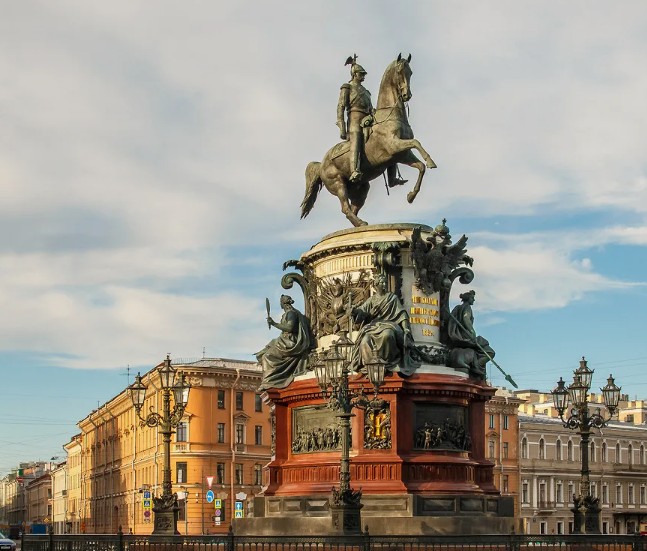 Create meme: monument to nicholas I, monument to Nicholas 1 in St. petersburg, klodt monument to nicholas 1