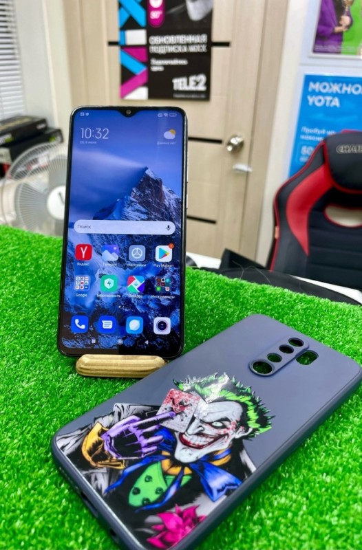 Create meme: phone cases, smartphone , a case with a joker on the honor 9x