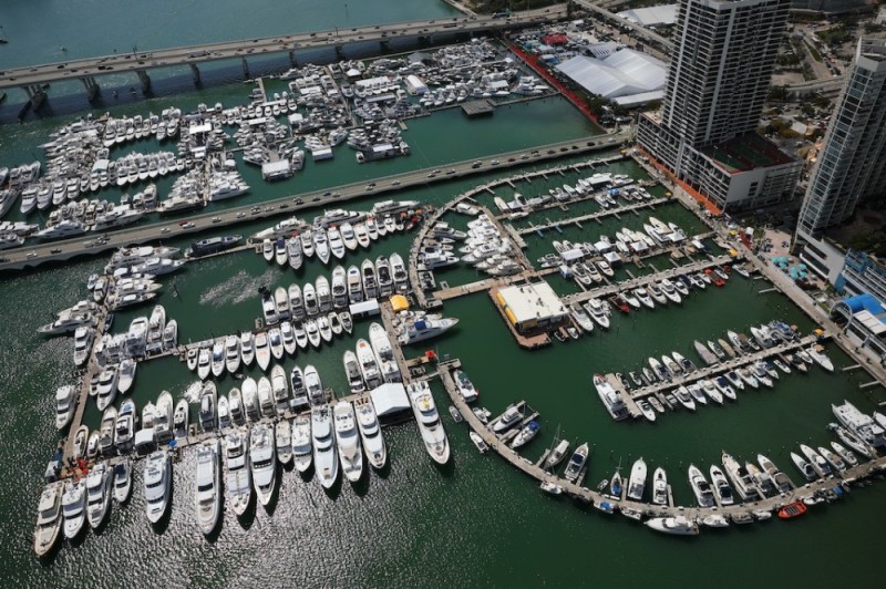 Создать мем: palm beach boat show, майами флорида яхты, в майами