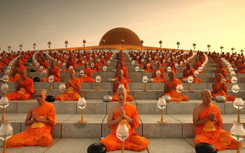 Создать мем: религии мира буддизм, буддистский монах, монах буддийский