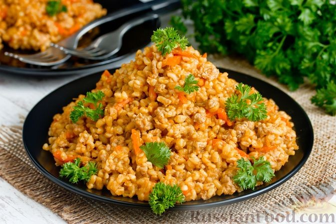 Create meme: bulgur with minced meat, bulgur dishes, pilaf from bulgur