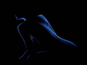 Create meme: silhouette of a female body on black background, silhouette girl neon, body silhouette on black background