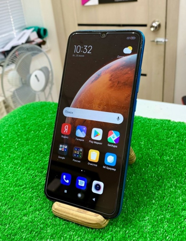 Создать мем: телефон xiaomi redmi 9, мобильный телефон, redmi 3