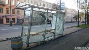 Создать мем: автобусные остановки в санкт-петербурге, остановка общественного транспорта, остановка в россии