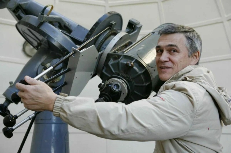 Create meme: Vladimir Georgievich Surdin, Vladimir Surdin is an astronomer, Vladimir Georgievich Titov