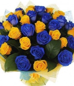 Create meme: bouquets of flowers, yellow roses, blue roses