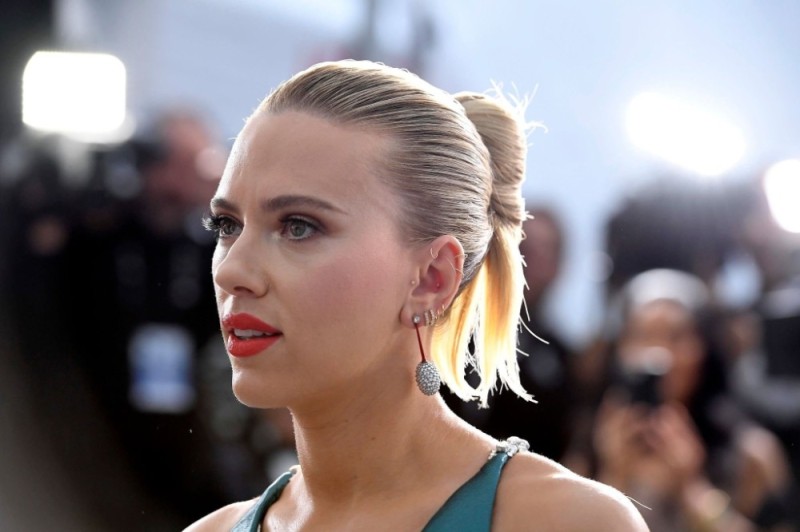 Create meme: scarlett johansson, Scarlett Johansson in profile, actress Scarlett Johansson