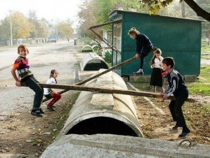 Создать мем: археологические раскопки, коммунальщики фото приколов, уличный пейзаж