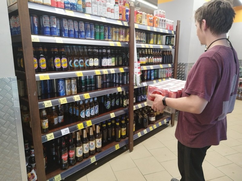 Создать мем: супермаркеты россии, запрет алкоголя, алкомаркет