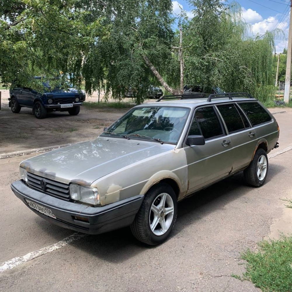 Создать мем: Volkswagen Passat B2, пассат б 2 универсал, пассат б 2