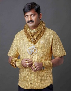 Создать мем: индус в золоте, золотая рубашка, рубашка из золота