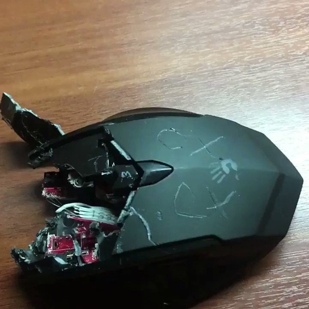 Create meme: mouse bloody, gaming mouse, computer mouse