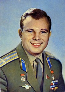 Создать мем: юрий алексеевич гагарин родился, космонавты ссср, первый космонавт земли юрий гагарин