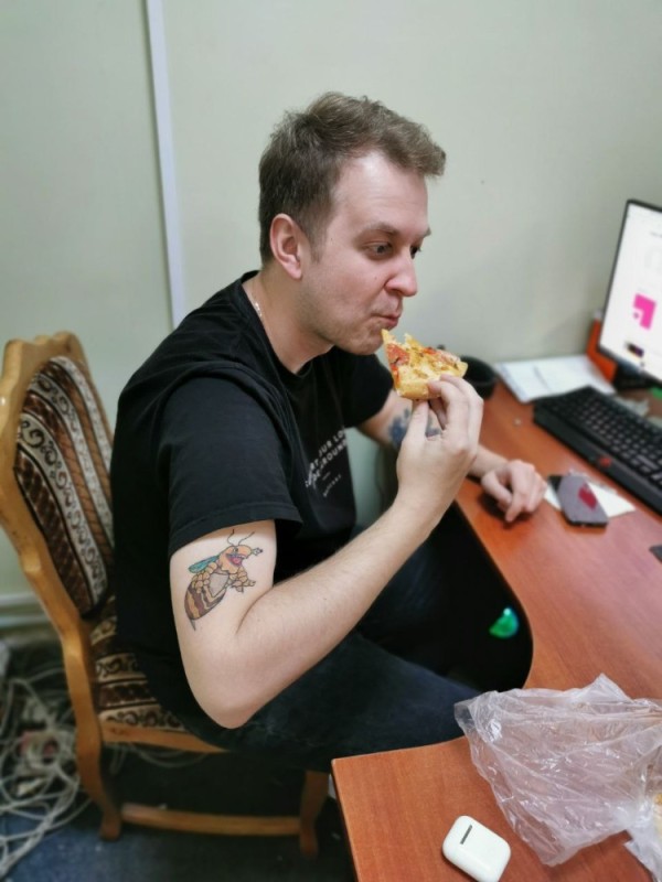 Create meme: andrey poedalkin, Vasily, pizza 