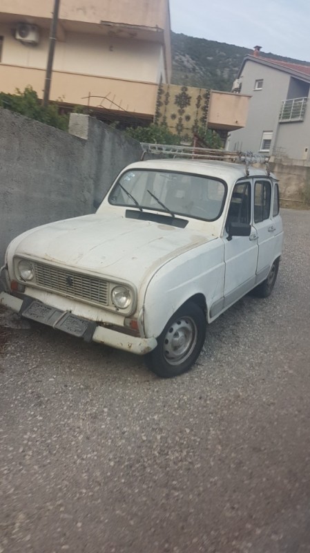 Создать мем: Москвич 407, renault 4 2010, renault 4 1984