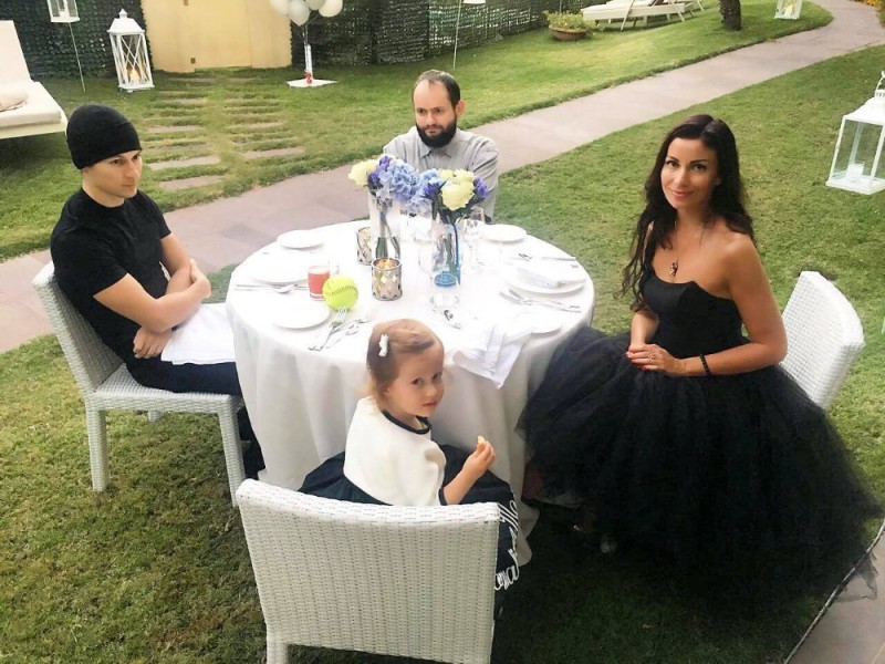 Create meme: oksana samoylova dzhigan, oksana samoylova, Mikhail Galustyan family