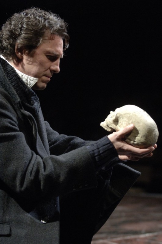 Create meme: hamlet , Hamlet Shakespeare performance, Yorick Shakespeare Hamlet