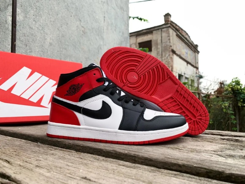 Create meme: nike air jordan 1 sneakers, jordan 1, nike air jordan 1