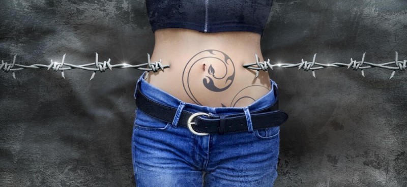 Create meme: barbed wire tattoo, barbed wire around the abdomen, barbed wire on the body