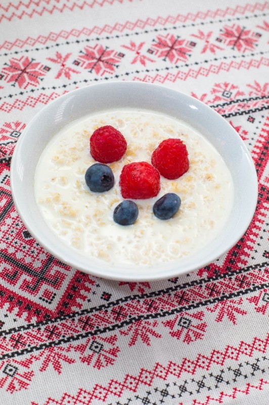 Create meme: oatmeal, oatmeal with berries, milk