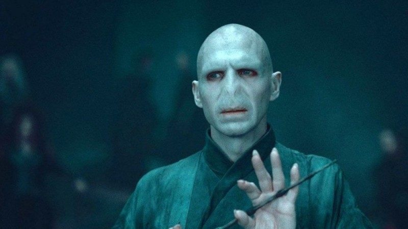 Create meme: Harry Potter Voldemort, cape of death, Voldemort Harry Potter