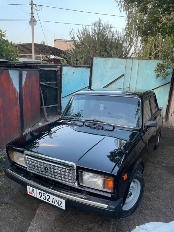 Create meme: VAZ 2107 2011, VAZ 2107 black, lada (vaz) 2107