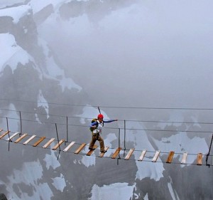 Создать мем: высотная, экстрим, sky walk