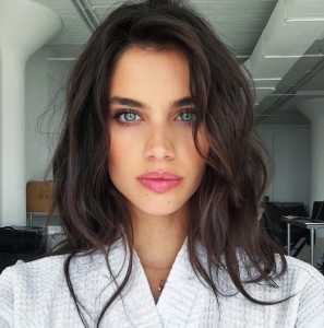 Create meme: Sara Sampaio beautiful, Sara Sampaio hair color and eyes, Sara Sampaio hair color