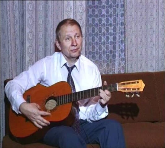 Create meme: leonid danilovich kuchma, to play the guitar, Leonid kuchma
