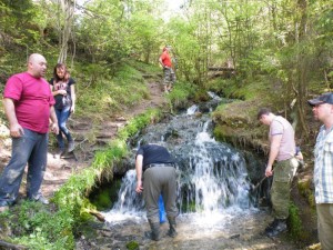 Создать мем: гремучий ручей калужская, кравцовские водопады, водопад гремучий ручей в калужской области