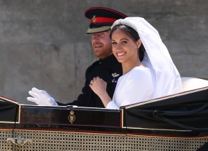 Создать мем: елизавета ii, meghan markle, royal wedding