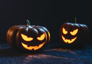 Create meme: Halloween pumpkin, what date is celebrated Halloween, pumpkin on Halloween
